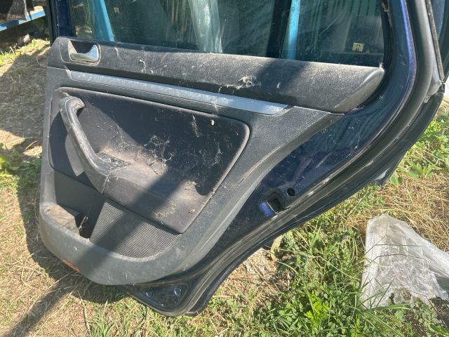 bontott VW GOLF V Jobb hátsó Ajtó (Üres lemez)
