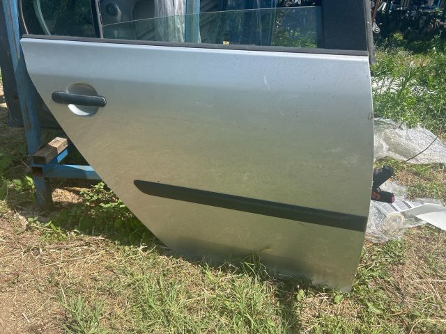 bontott VW GOLF V Jobb hátsó Ajtó (Üres lemez)