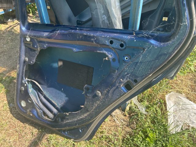 bontott VW GOLF V Jobb hátsó Ajtó (Üres lemez)