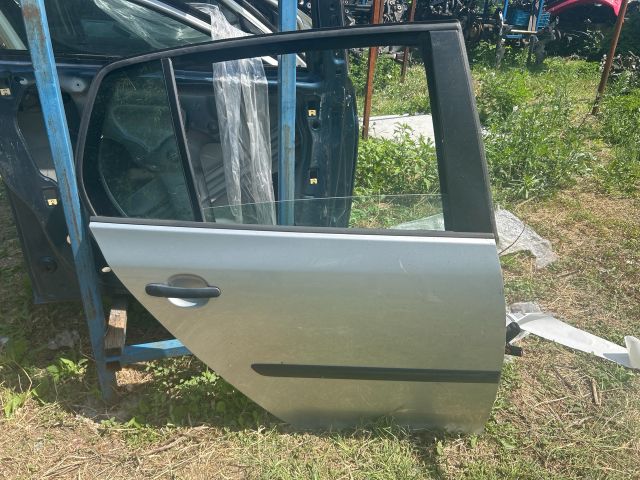bontott VW GOLF V Jobb hátsó Ajtó (Üres lemez)