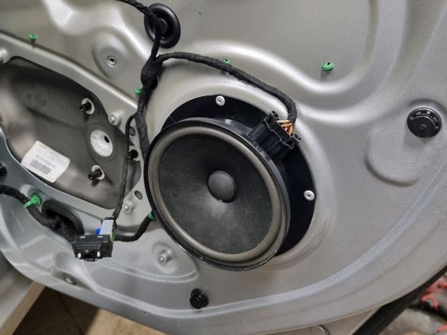 bontott VW GOLF V Jobb hátsó Ajtó (Üres lemez)