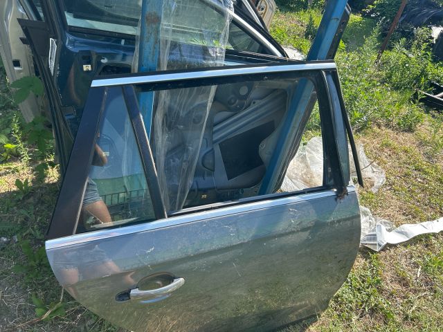 bontott VW GOLF V Jobb hátsó Ajtó (Üres lemez)