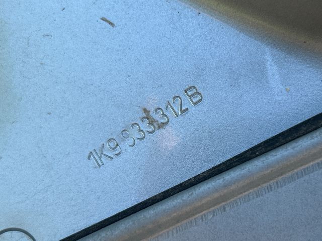 bontott VW GOLF V Jobb hátsó Ajtó (Üres lemez)