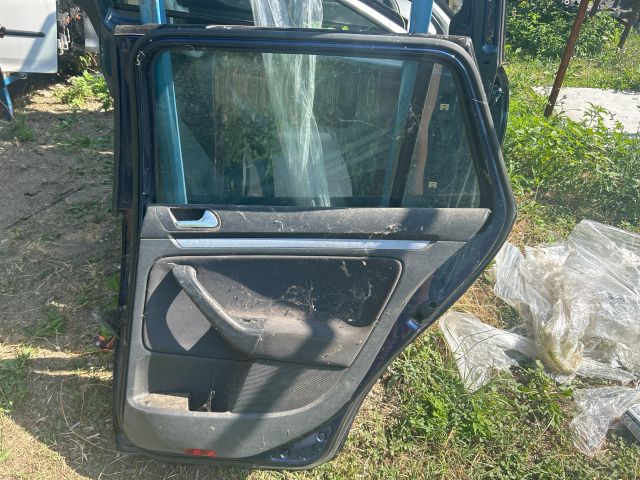 bontott VW GOLF V Jobb hátsó Ajtó (Üres lemez)