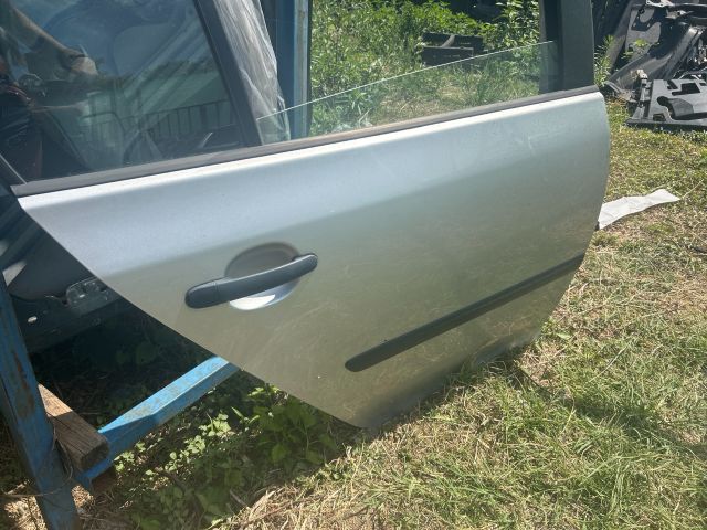 bontott VW GOLF V Jobb hátsó Ajtó (Üres lemez)