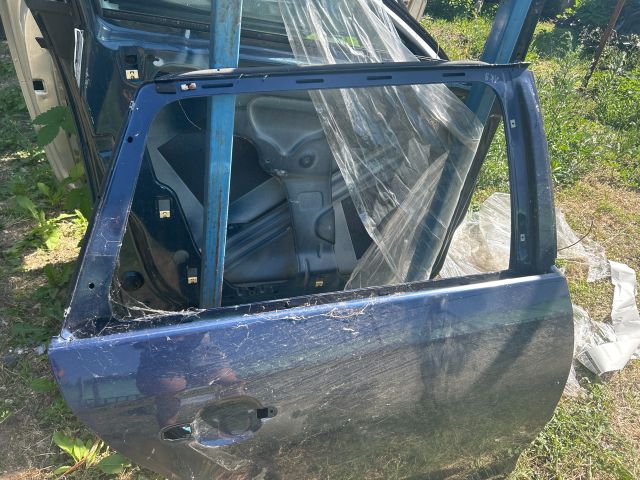 bontott VW GOLF V Jobb hátsó Ajtó (Üres lemez)