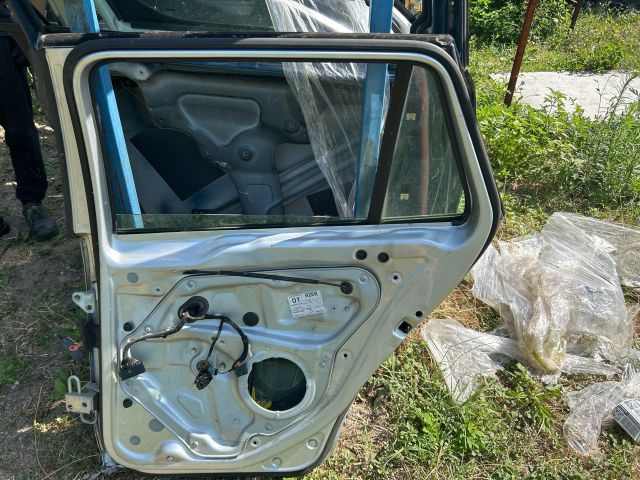 bontott VW GOLF V Jobb hátsó Ajtó (Üres lemez)