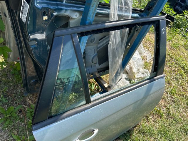 bontott VW GOLF V Jobb hátsó Ajtó (Üres lemez)