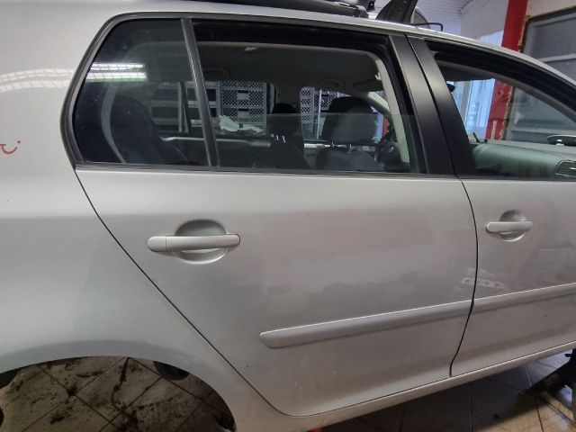 bontott VW GOLF V Jobb hátsó Ajtó (Üres lemez)
