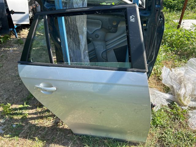 bontott VW GOLF V Jobb hátsó Ajtó (Üres lemez)