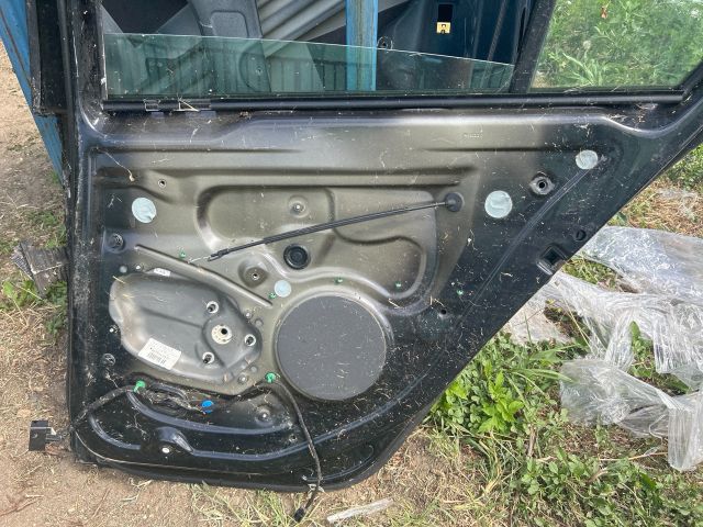 bontott VW GOLF V Jobb hátsó Ajtó (Üres lemez)