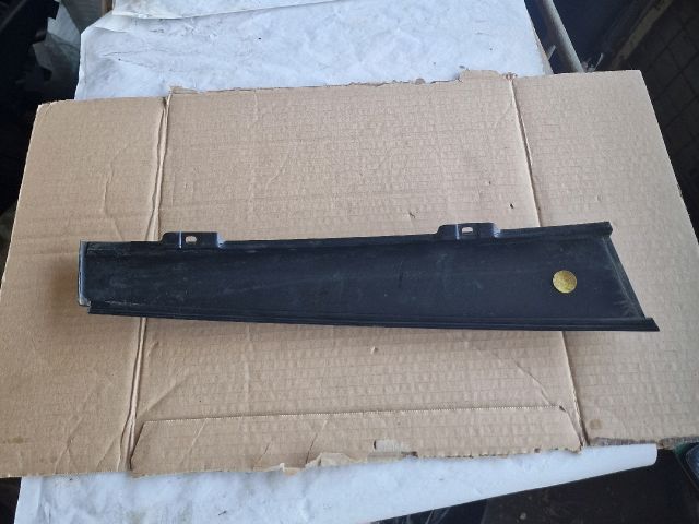 bontott VW GOLF V Jobb hátsó Ajtókeret Burkolat