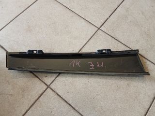 bontott VW GOLF V Jobb hátsó Ajtókeret Burkolat