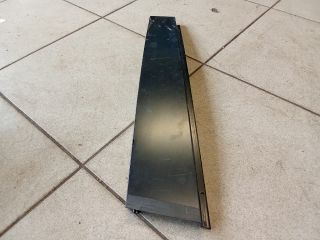 bontott VW GOLF V Jobb hátsó Ajtókeret Burkolat