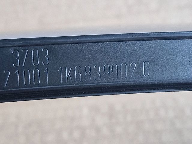 bontott VW GOLF V Jobb hátsó Ajtókeret Burkolat