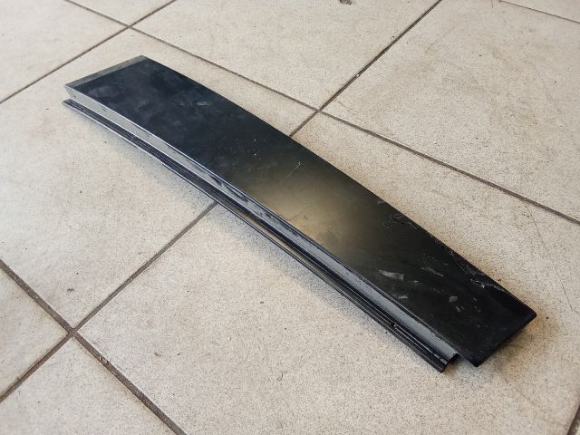 bontott VW GOLF V Jobb hátsó Ajtókeret Burkolat