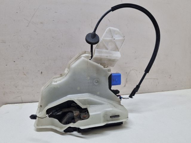 bontott VW GOLF V Jobb hátsó Ajtózár