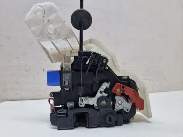 bontott VW GOLF V Jobb hátsó Ajtózár