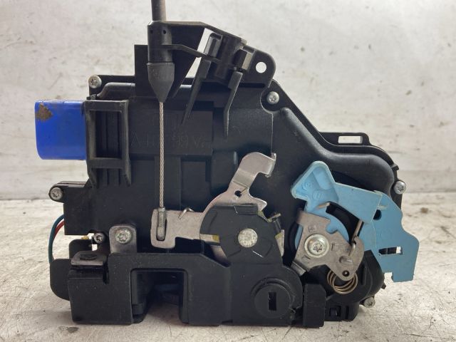 bontott VW GOLF V Jobb hátsó Ajtózár