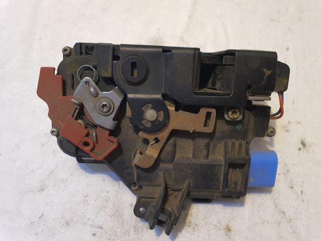 bontott VW GOLF V Jobb hátsó Ajtózár