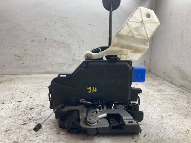 bontott VW GOLF V Jobb hátsó Ajtózár