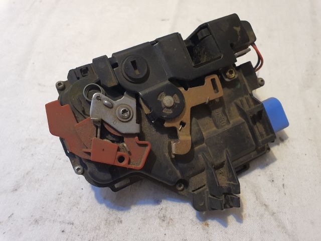 bontott VW GOLF V Jobb hátsó Ajtózár