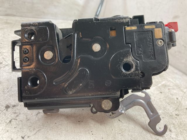 bontott VW GOLF V Jobb hátsó Ajtózár