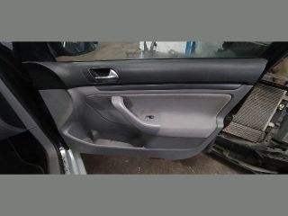 bontott VW GOLF V Jobb hátsó Biztonsági Öv Csat