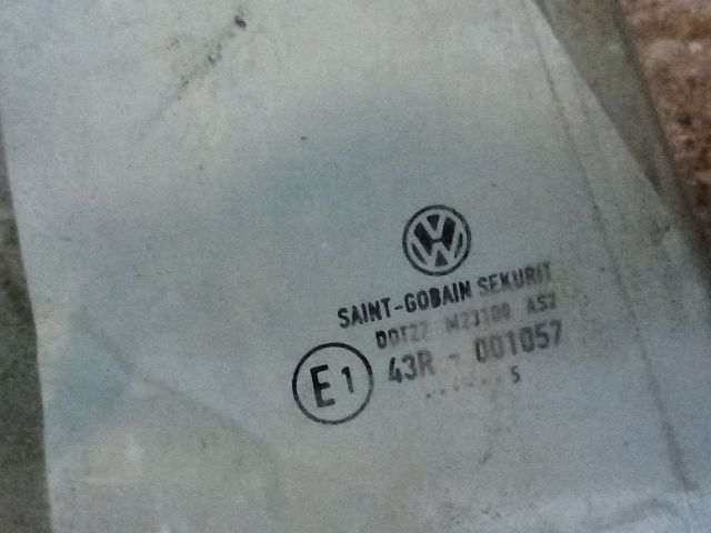 bontott VW GOLF V Jobb hátsó Fixüveg (Ajtóban)