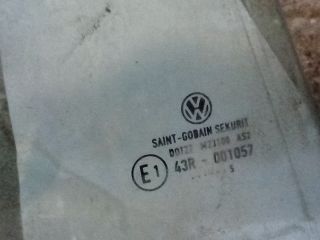 bontott VW GOLF V Jobb hátsó Fixüveg (Ajtóban)