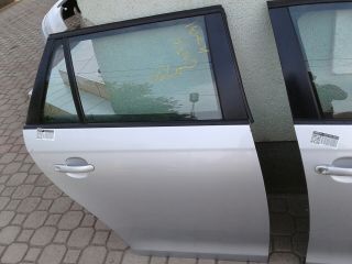 bontott VW GOLF V Jobb hátsó Fixüveg (Ajtóban)