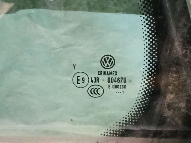 bontott VW GOLF V Jobb hátsó Fixüveg (Ajtóban)