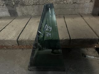 bontott VW GOLF V Jobb hátsó Fixüveg (Ajtóban)