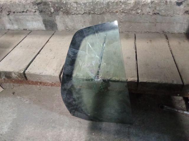 bontott VW GOLF V Jobb hátsó Fixüveg (Ajtóban)