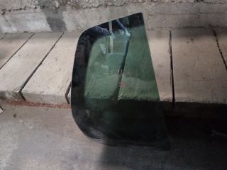 bontott VW GOLF V Jobb hátsó Fixüveg (Ajtóban)