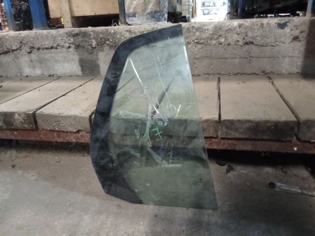 bontott VW GOLF V Jobb hátsó Fixüveg (Ajtóban)