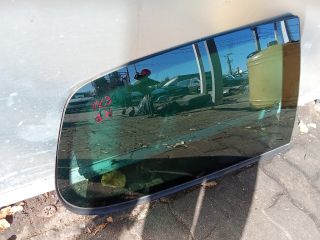 bontott VW GOLF V Jobb hátsó Fixüveg (Ajtóban)