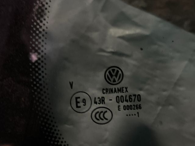 bontott VW GOLF V Jobb hátsó Fixüveg (Ajtóban)