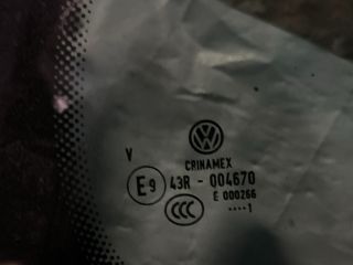 bontott VW GOLF V Jobb hátsó Fixüveg (Ajtóban)