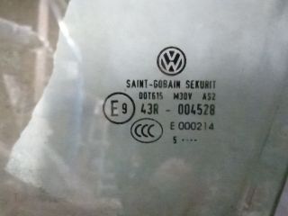 bontott VW GOLF V Jobb hátsó Fixüveg (Ajtóban)