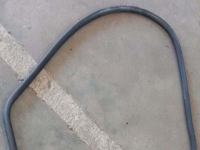 bontott VW GOLF V Jobb hátsó Gumikéder