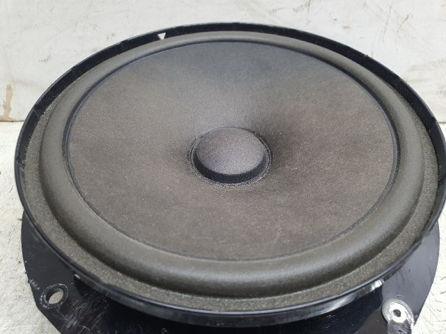 bontott VW GOLF V Jobb hátsó Hangszóró