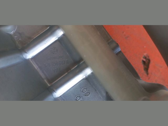 bontott VW GOLF V Jobb hátsó Kapaszkodó (Felső)