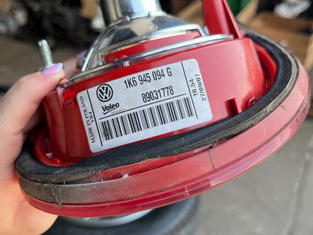 bontott VW GOLF V Jobb Hátsó Lámpa
