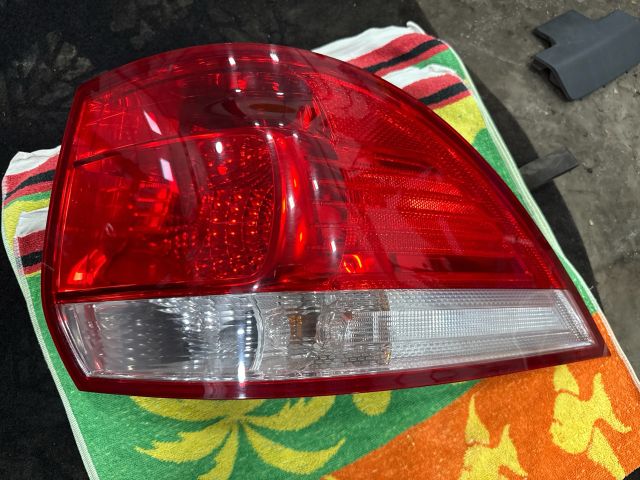 bontott VW GOLF V Jobb Hátsó Lámpa