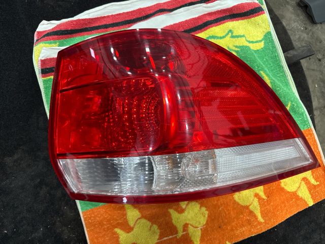 bontott VW GOLF V Jobb Hátsó Lámpa