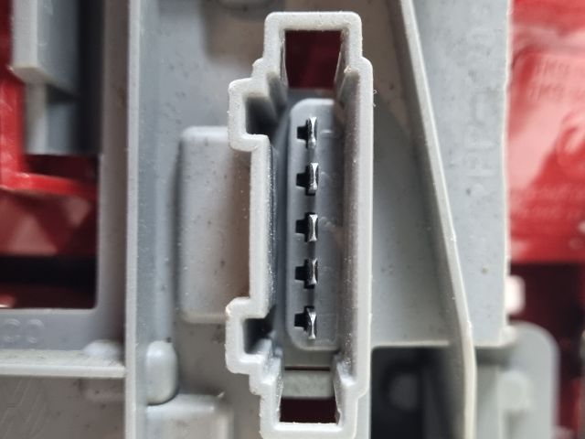 bontott VW GOLF V Jobb Hátsó Lámpa