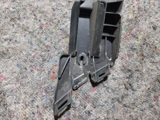 bontott VW GOLF V Jobb hátsó Lökhárító Tartó (Műanyag)