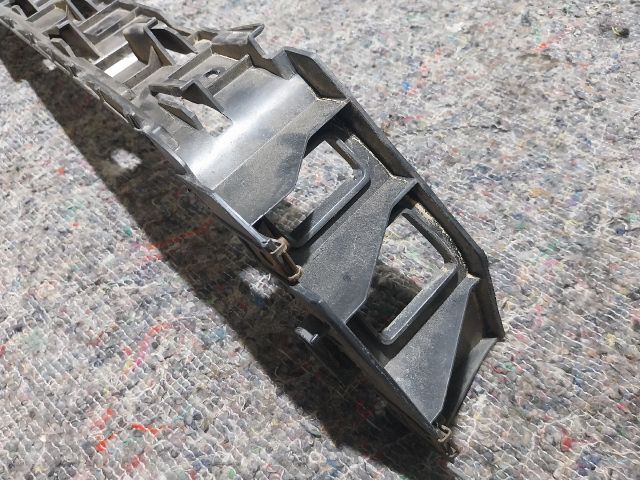 bontott VW GOLF V Jobb hátsó Lökhárító Tartó (Műanyag)