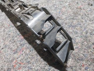 bontott VW GOLF V Jobb hátsó Lökhárító Tartó (Műanyag)